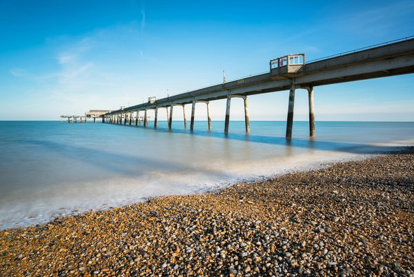 What are the best locations to participate in a guided tour of Tudor-era homes in Kent?